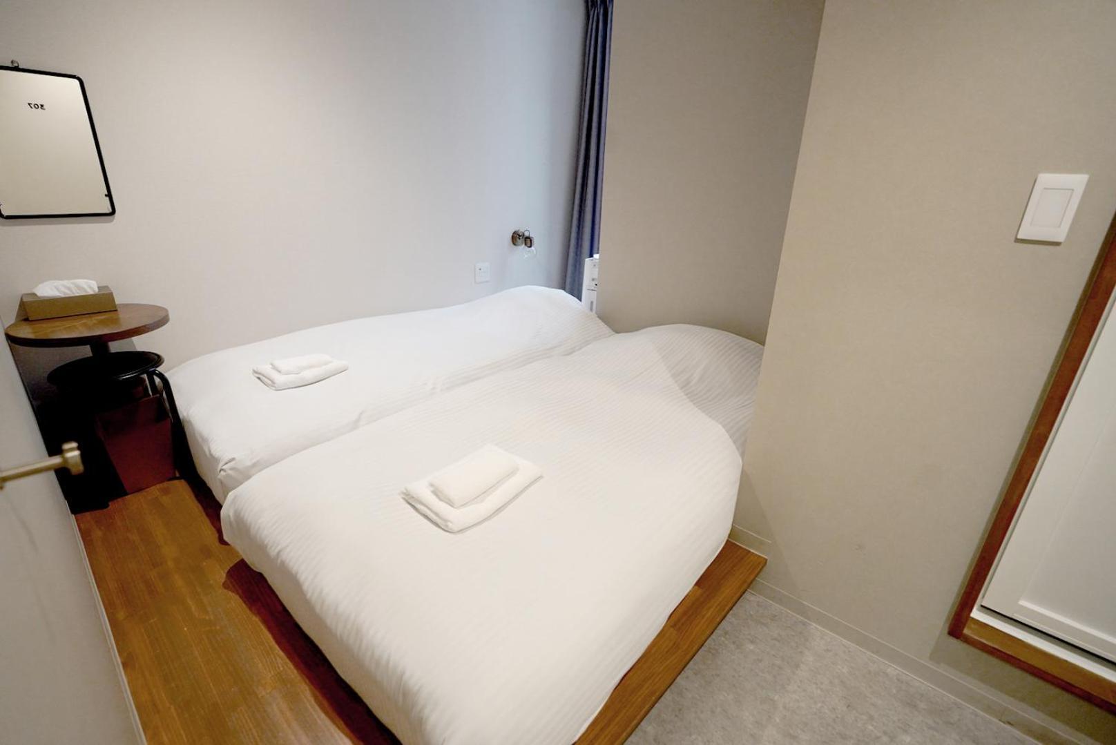 &and Shinsaibashi East Asrama *